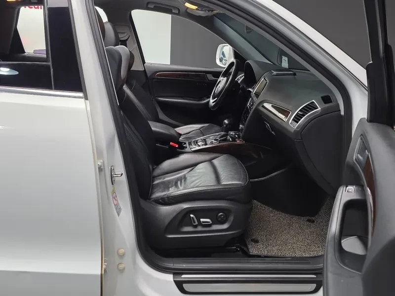 Audi Q5 3.0 TDI Quattro, снимка 11 - Автомобили и джипове - 55130860
