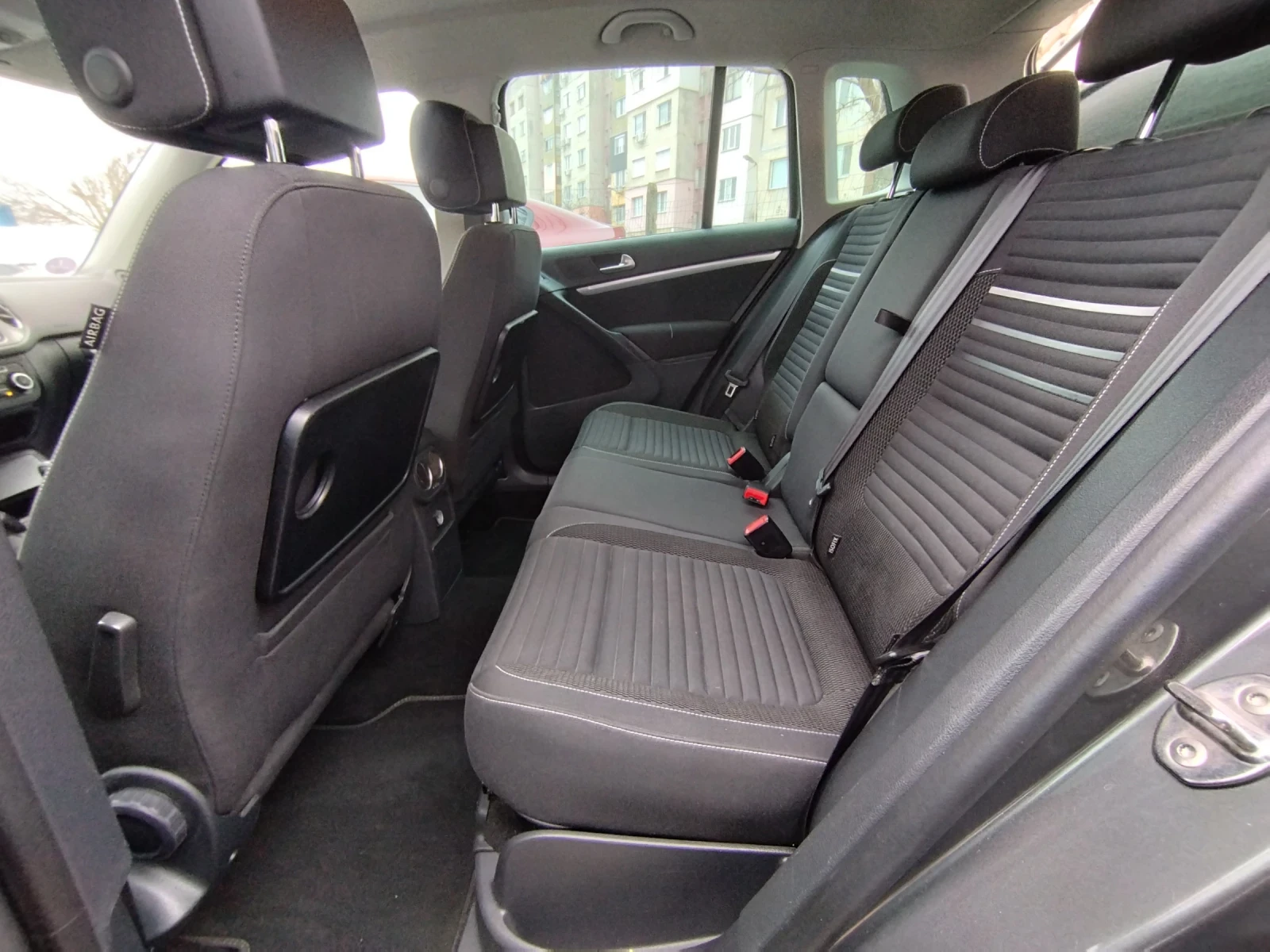 VW Tiguan 2.0 tsi/4-Motion/automat/Швейцария , снимка 15 - Автомобили и джипове - 53420935