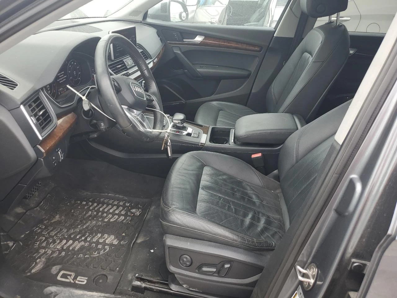 Audi Q5 2l Premium Plus - изображение 7