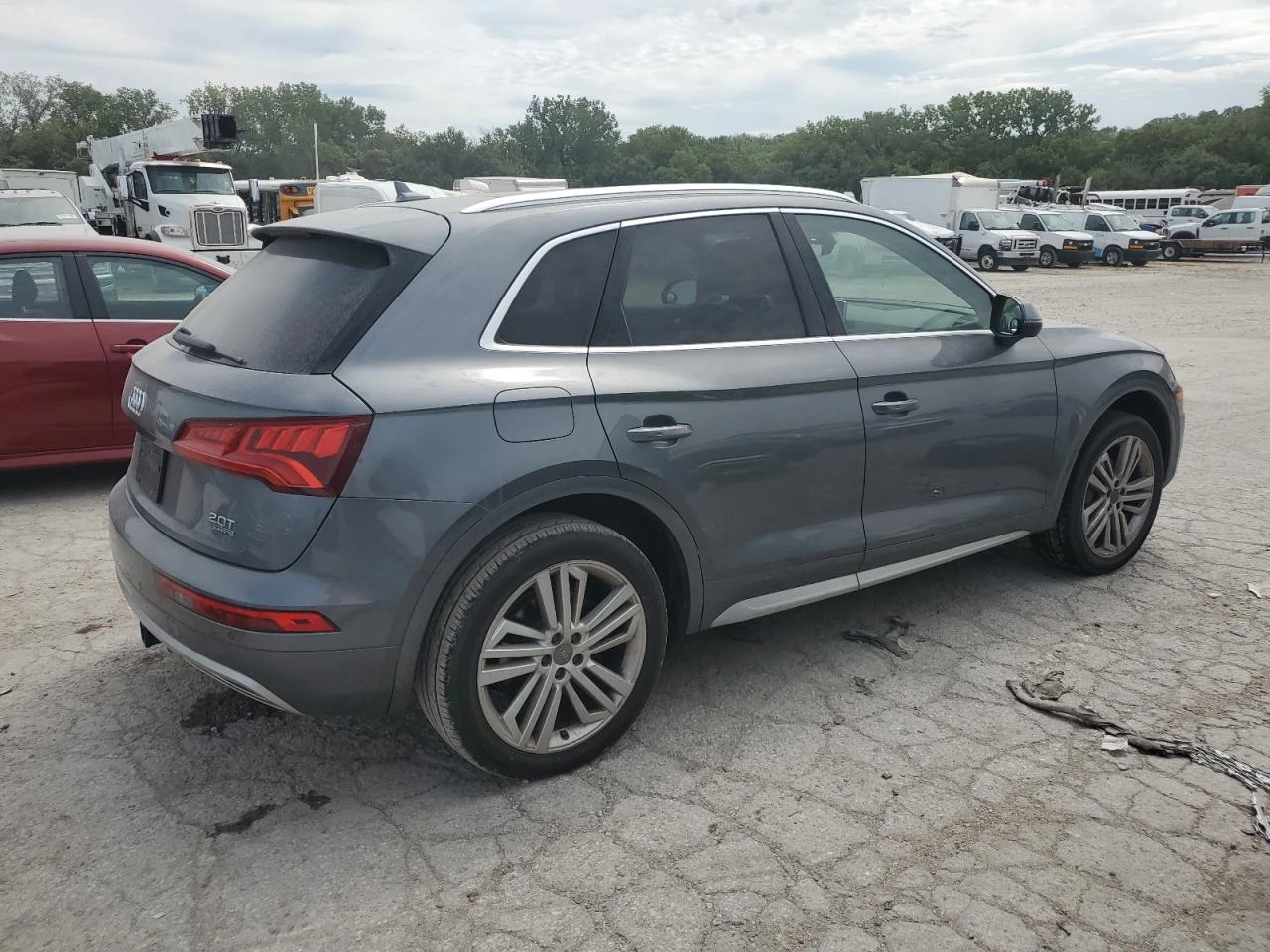 Audi Q5 2l Premium Plus - изображение 3