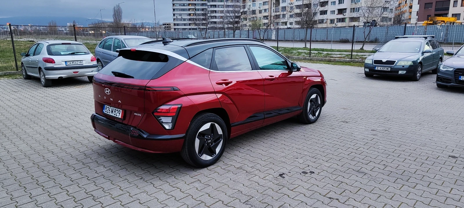 Hyundai Kona Preferred w/Ultimate Package Two-Tone, снимка 2 - Автомобили и джипове - 53954498