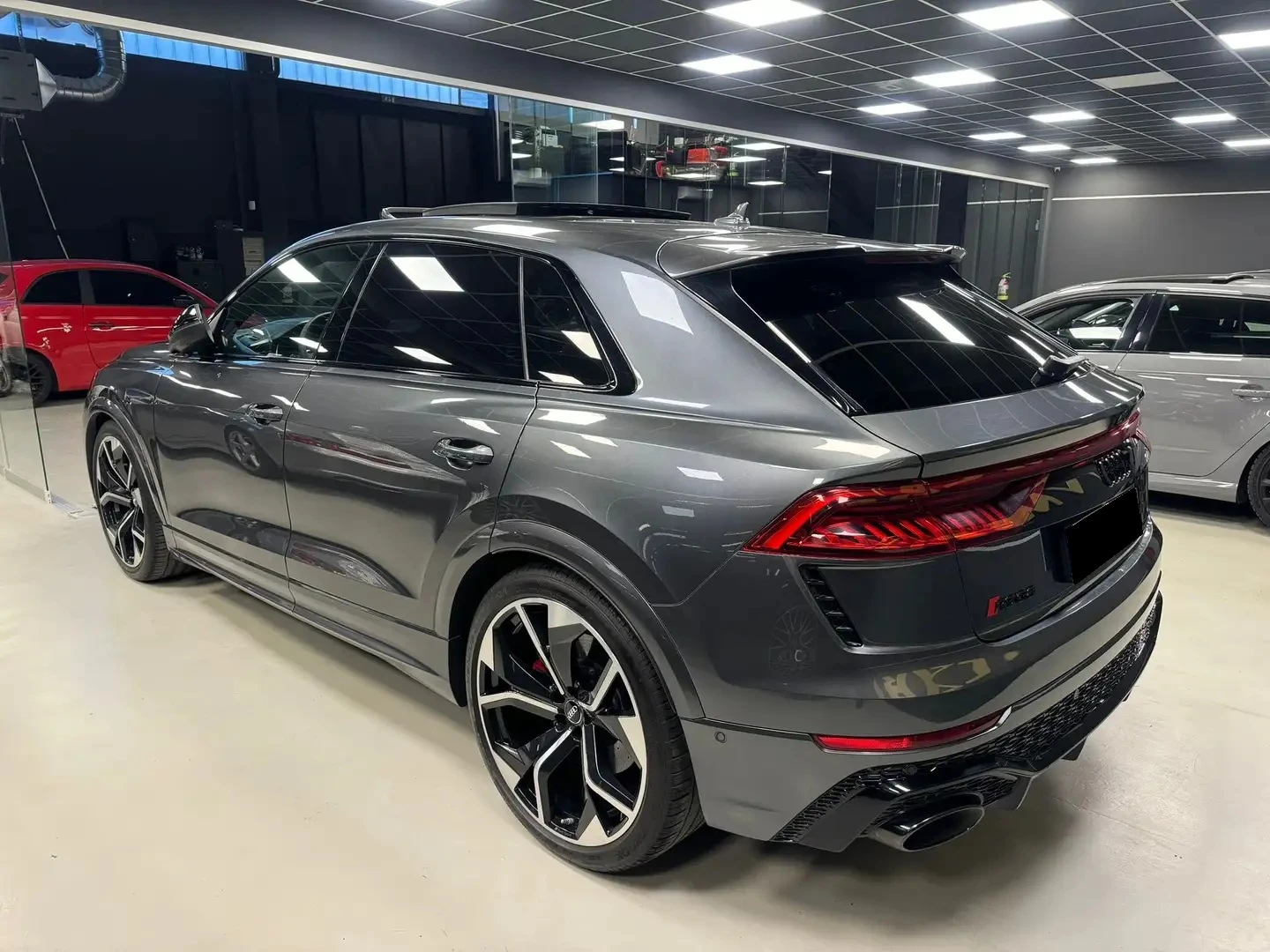 Audi RSQ8 4.0 TFSI V8 Mild Hybrid Quattro, снимка 3 - Автомобили и джипове - 54547815