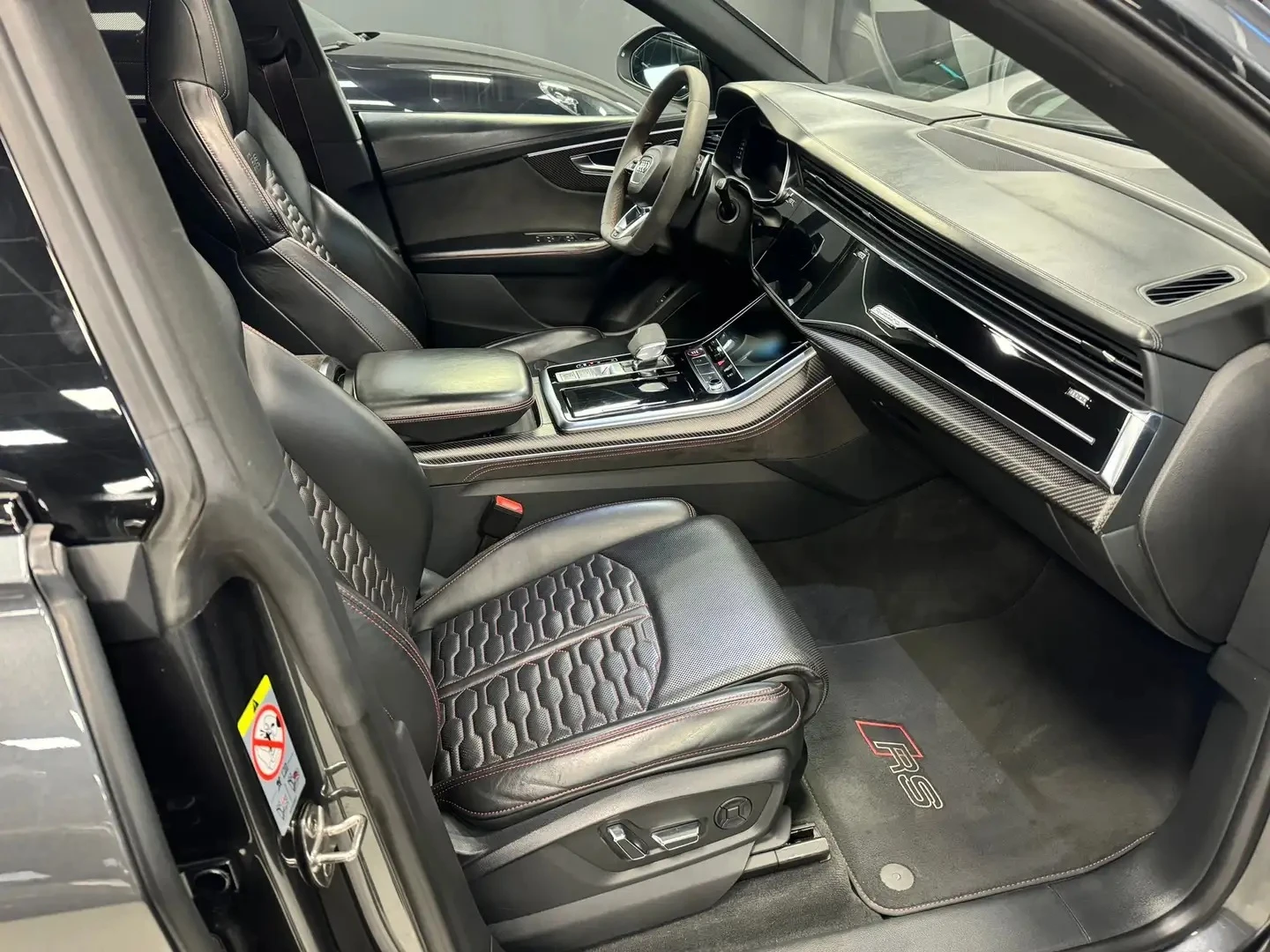 Audi RSQ8 4.0 TFSI V8 Mild Hybrid Quattro, снимка 5 - Автомобили и джипове - 54547815