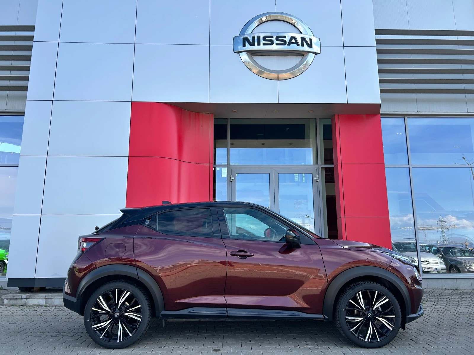 Nissan Juke 1.0 DiG-T N-Design A/T, снимка 2 - Автомобили и джипове - 54740204