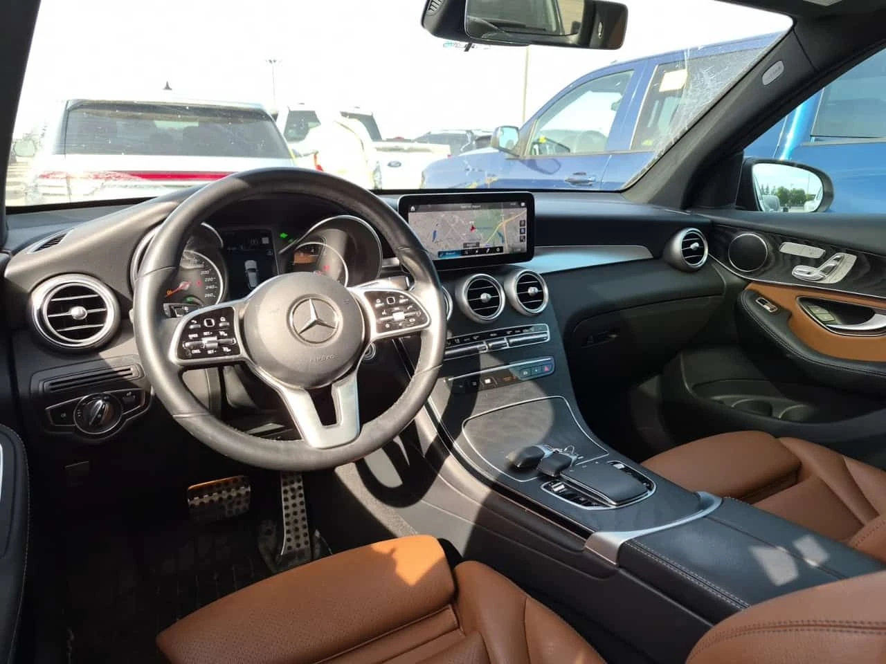 Mercedes-Benz GLC 300 | DISTRONIC| ПОДГРЕВИ| ПАНОРАМА| 2 КЛЮЧА| CARFAX, снимка 9 - Автомобили и джипове - 54827142