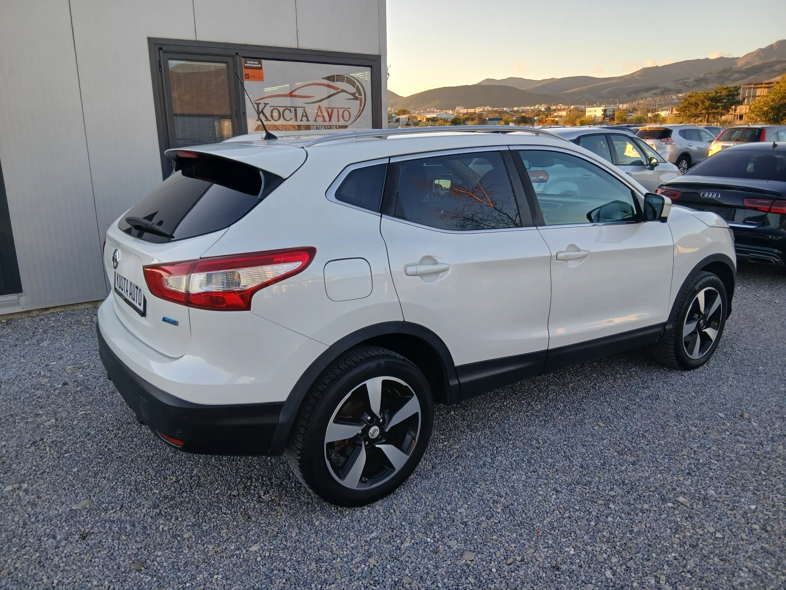 Nissan Qashqai КАТО НОВ, снимка 3 - Автомобили и джипове - 56609929