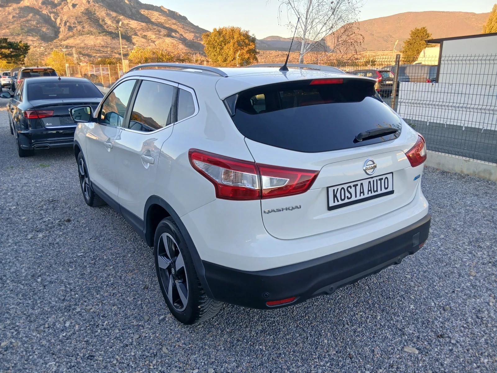 Nissan Qashqai КАТО НОВ, снимка 6 - Автомобили и джипове - 56609929