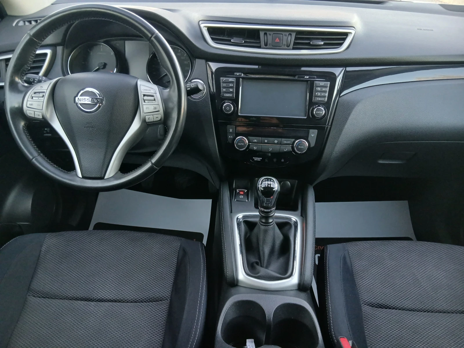 Nissan Qashqai КАТО НОВ, снимка 13 - Автомобили и джипове - 56609929