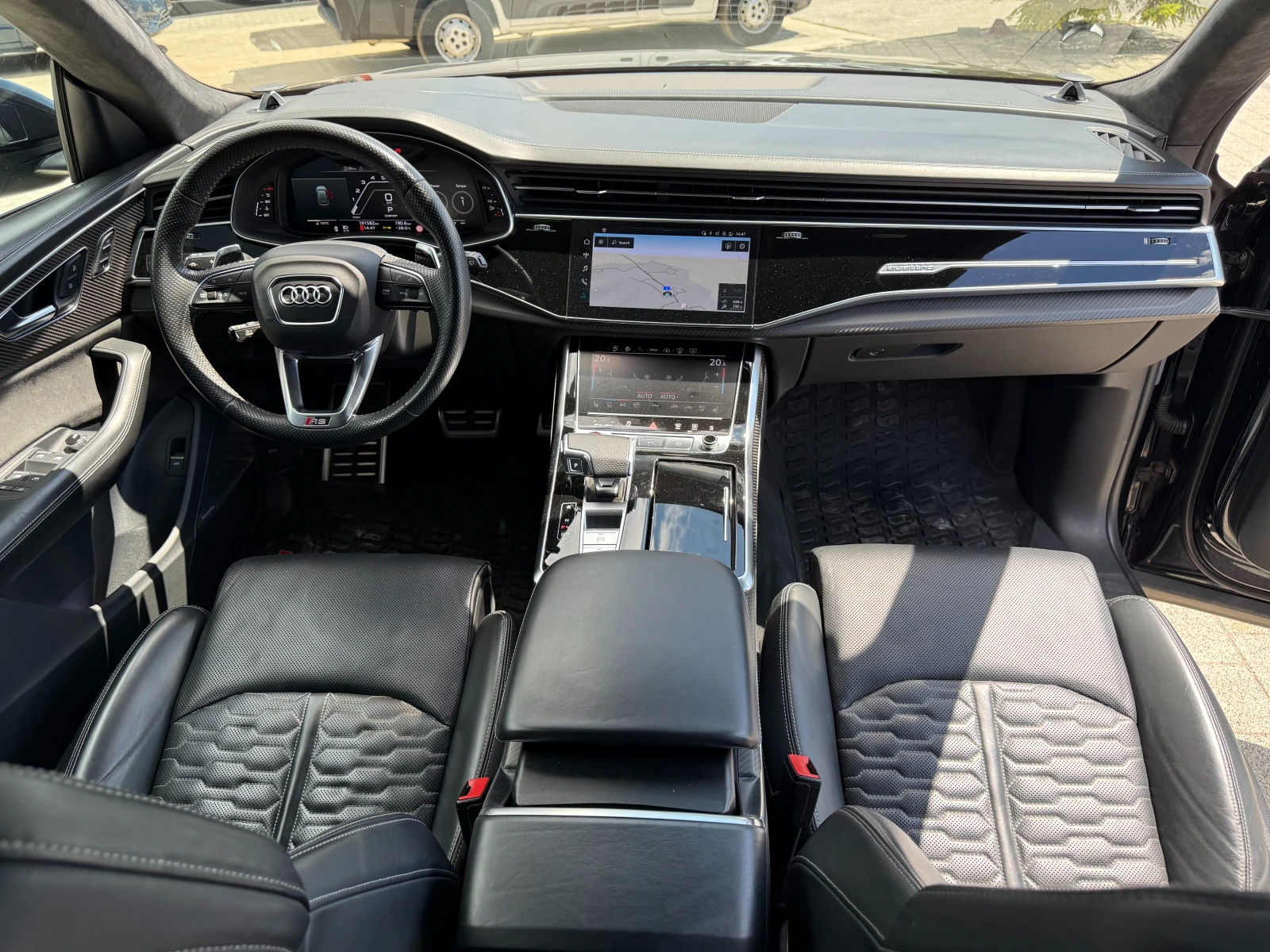 Audi RSQ8 Carbon/Ceramic/B&O/Печка/Теглич/HUD/Full , снимка 14 - Автомобили и джипове - 55415150