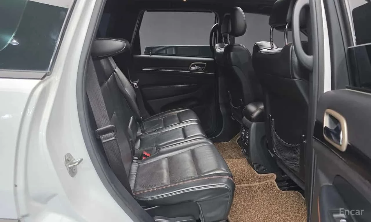 Jeep Cherokee * 3.0 Diesel 75th Special Edition * ЦЕНА ДО БГ, снимка 11 - Автомобили и джипове - 55628909