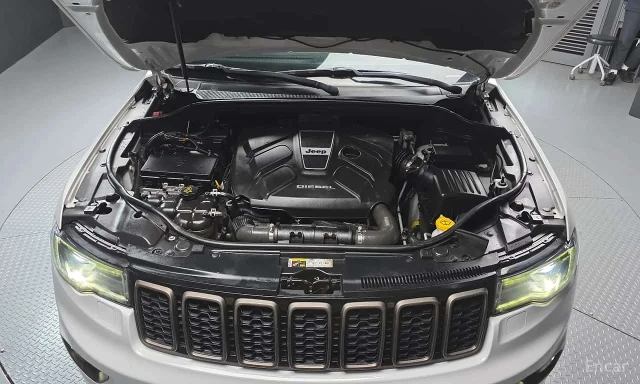 Jeep Cherokee * 3.0 Diesel 75th Special Edition * ЦЕНА ДО БГ, снимка 6 - Автомобили и джипове - 55628909