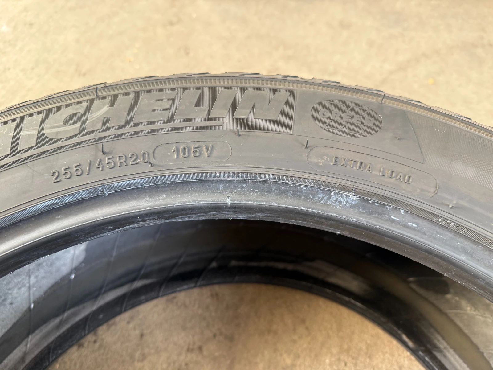 Гуми Зимни 255/45R20, снимка 6 - Гуми и джанти - 55686679