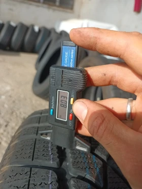 Гуми Зимни 245/45R18, снимка 3 - Гуми и джанти - 53474677