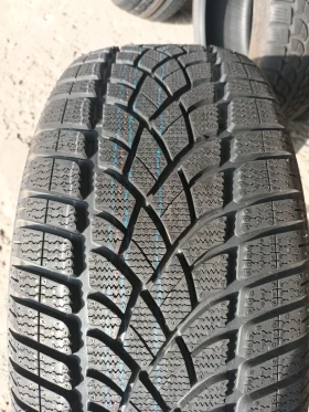 Гуми Зимни 245/45R18, снимка 2 - Гуми и джанти - 53474677