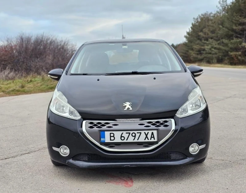 Peugeot 208 1.4 eHDI Автоматик, снимка 5 - Автомобили и джипове - 47909136