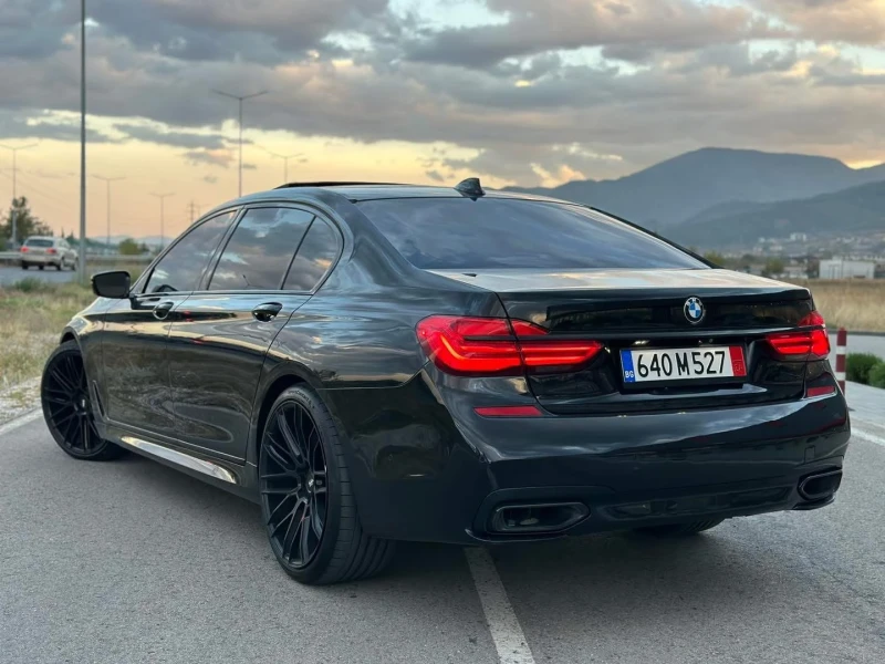 BMW 750   M-Packet Long, снимка 6 - Автомобили и джипове - 48369197