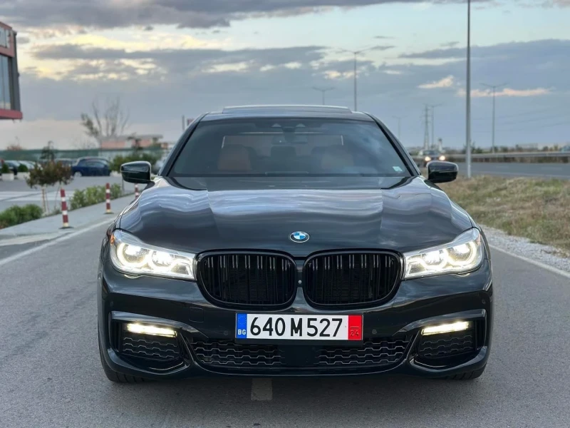 BMW 750   M-Packet Long, снимка 3 - Автомобили и джипове - 48369197