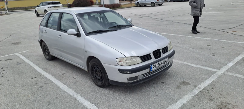 Seat Ibiza, снимка 14 - Автомобили и джипове - 49343591