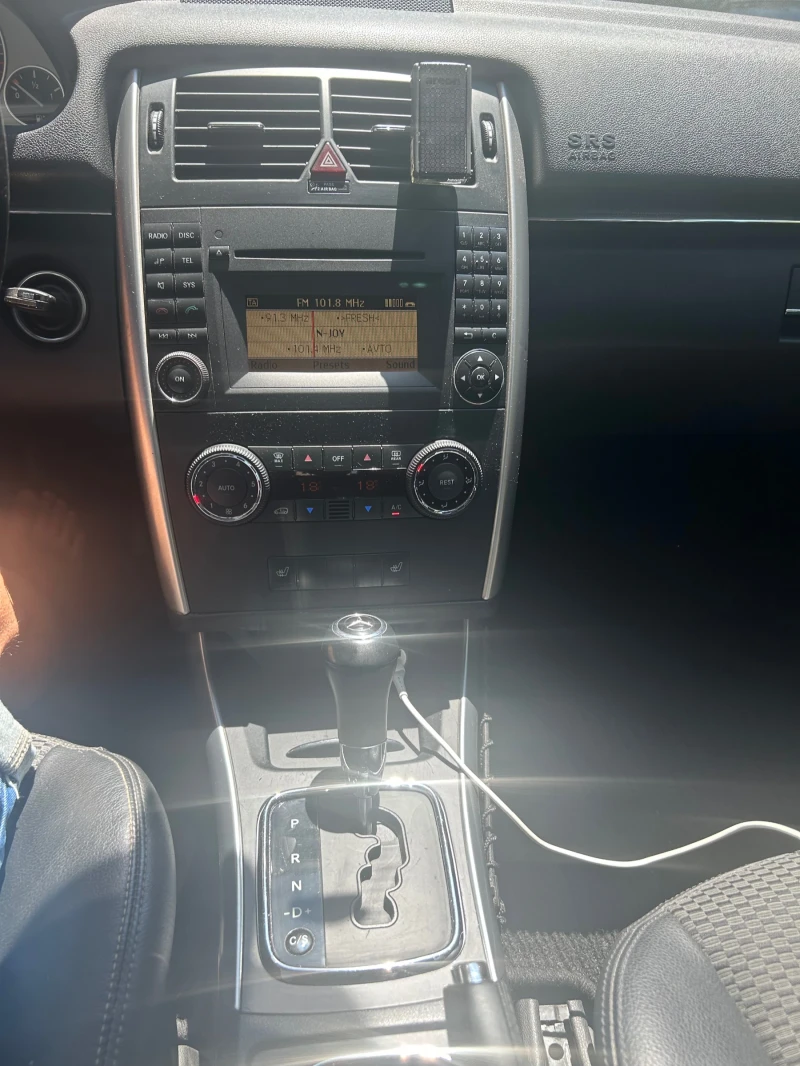 Mercedes-Benz B 180 Face lift!, снимка 8 - Автомобили и джипове - 52260441