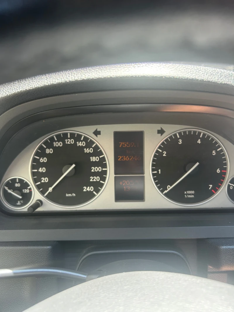 Mercedes-Benz B 180 Face lift!, снимка 12 - Автомобили и джипове - 52260441