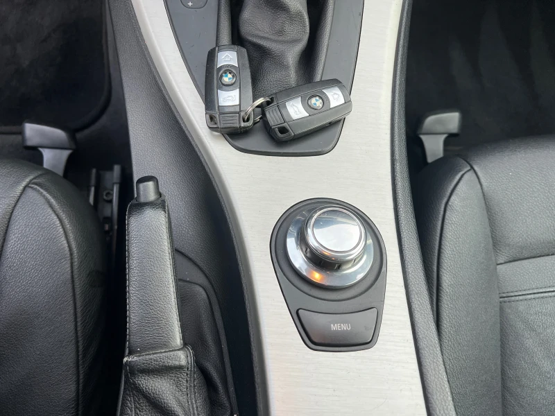 BMW 320 KEYLESS/GO * КОЖА * НАВИГАЦИЯ * АВТОМАТИК * УНИКАТ, снимка 13 - Автомобили и джипове - 52399725