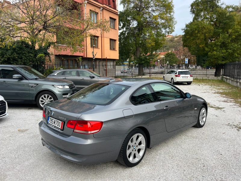 BMW 320 KEYLESS/GO * КОЖА * НАВИГАЦИЯ * АВТОМАТИК * УНИКАТ, снимка 6 - Автомобили и джипове - 52399725