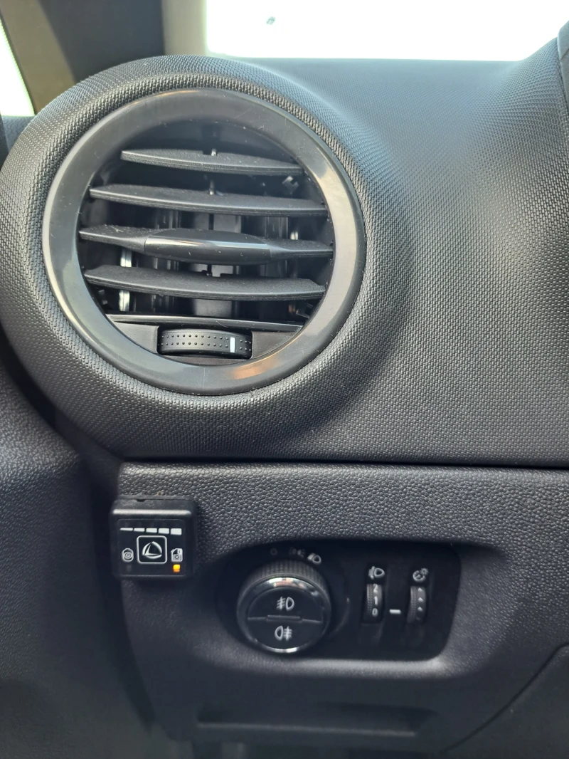 Opel Corsa 1.2, снимка 7 - Автомобили и джипове - 52831284