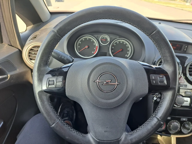 Opel Corsa 1.2, снимка 5 - Автомобили и джипове - 52831284