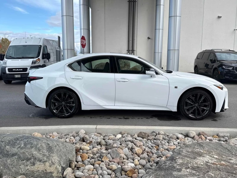Lexus IS * 300 F SPORT Design AWD * CARFAX * БЕЗ ПЪРВОНАЧАЛ, снимка 3 - Автомобили и джипове - 52950459