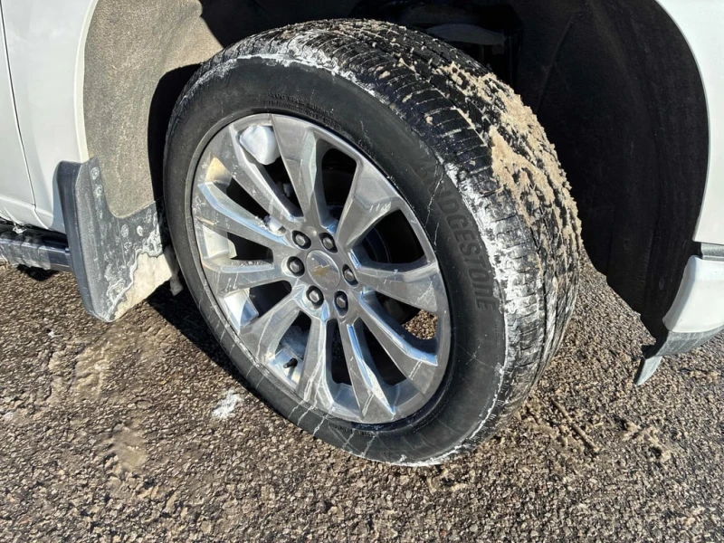 Chevrolet Silverado * High Country * CARFAX * БЕЗ ПЪРВОНАЧАЛНА ВНОСКА, снимка 7 - Автомобили и джипове - 53277900