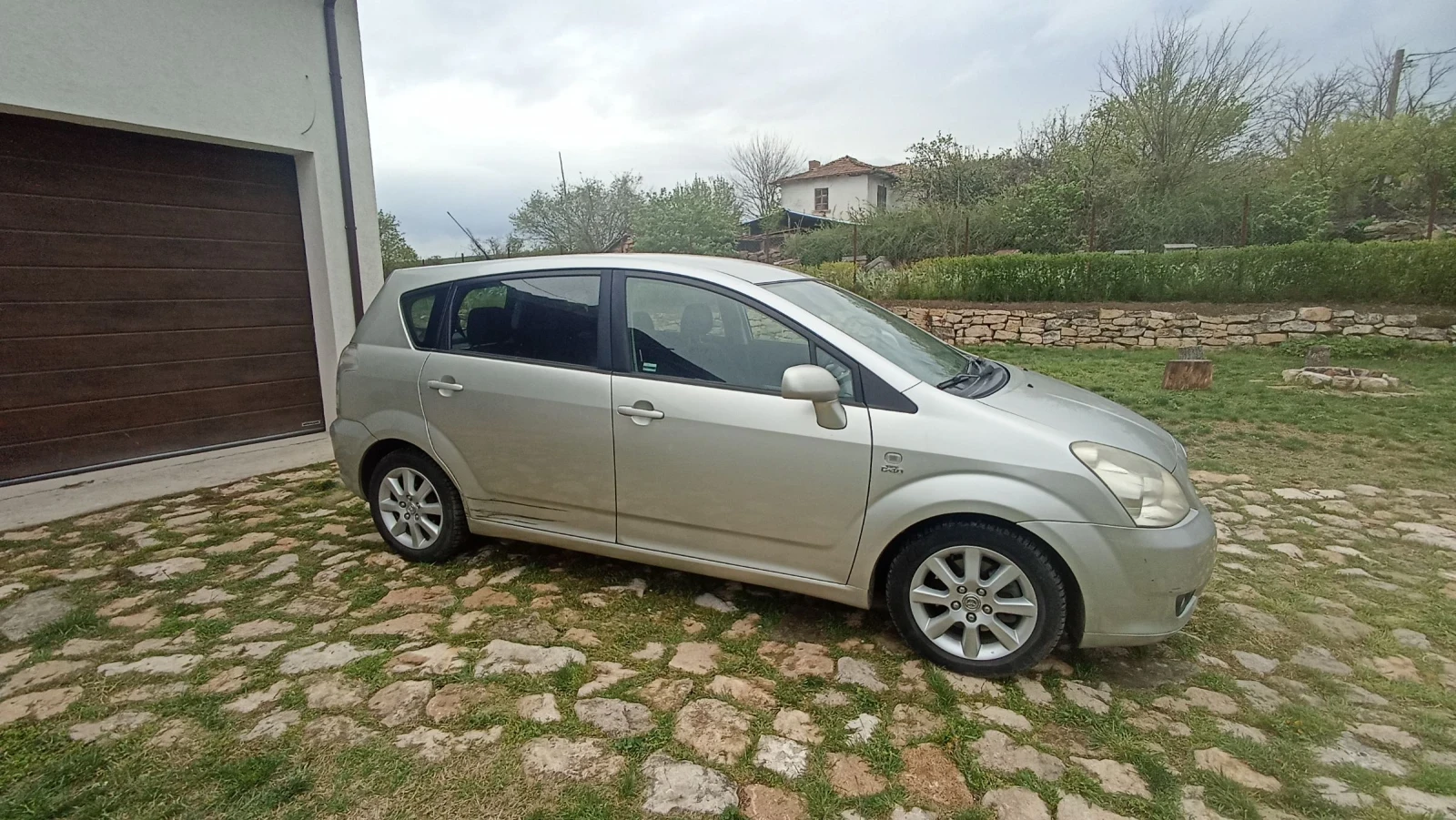 Toyota Corolla verso  - изображение 3