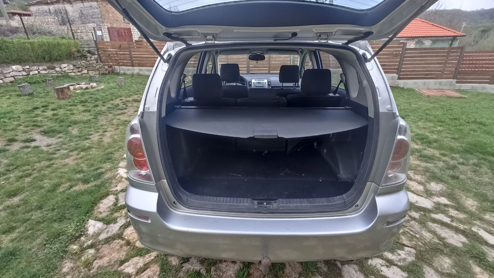 Toyota Corolla verso  - изображение 5