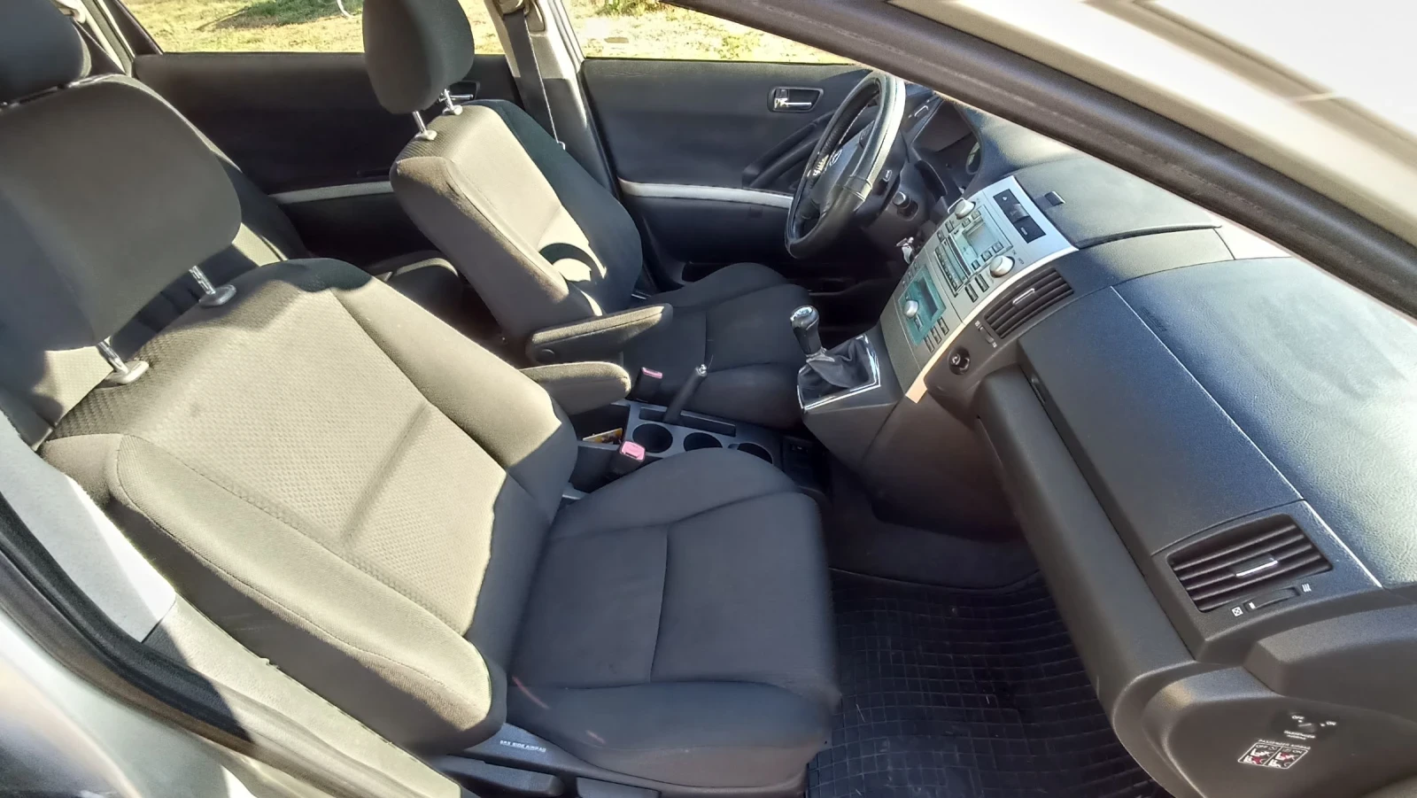 Toyota Corolla verso  - изображение 10