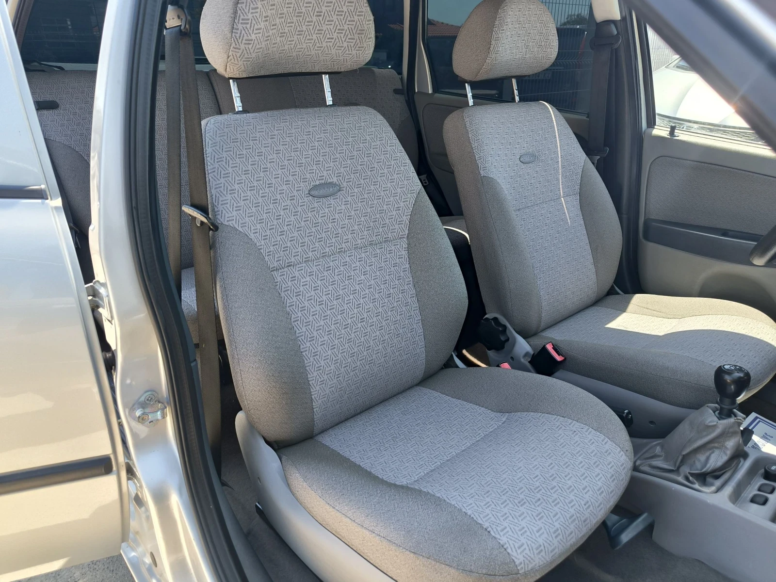 Lada Kalina 1.4i - изображение 8