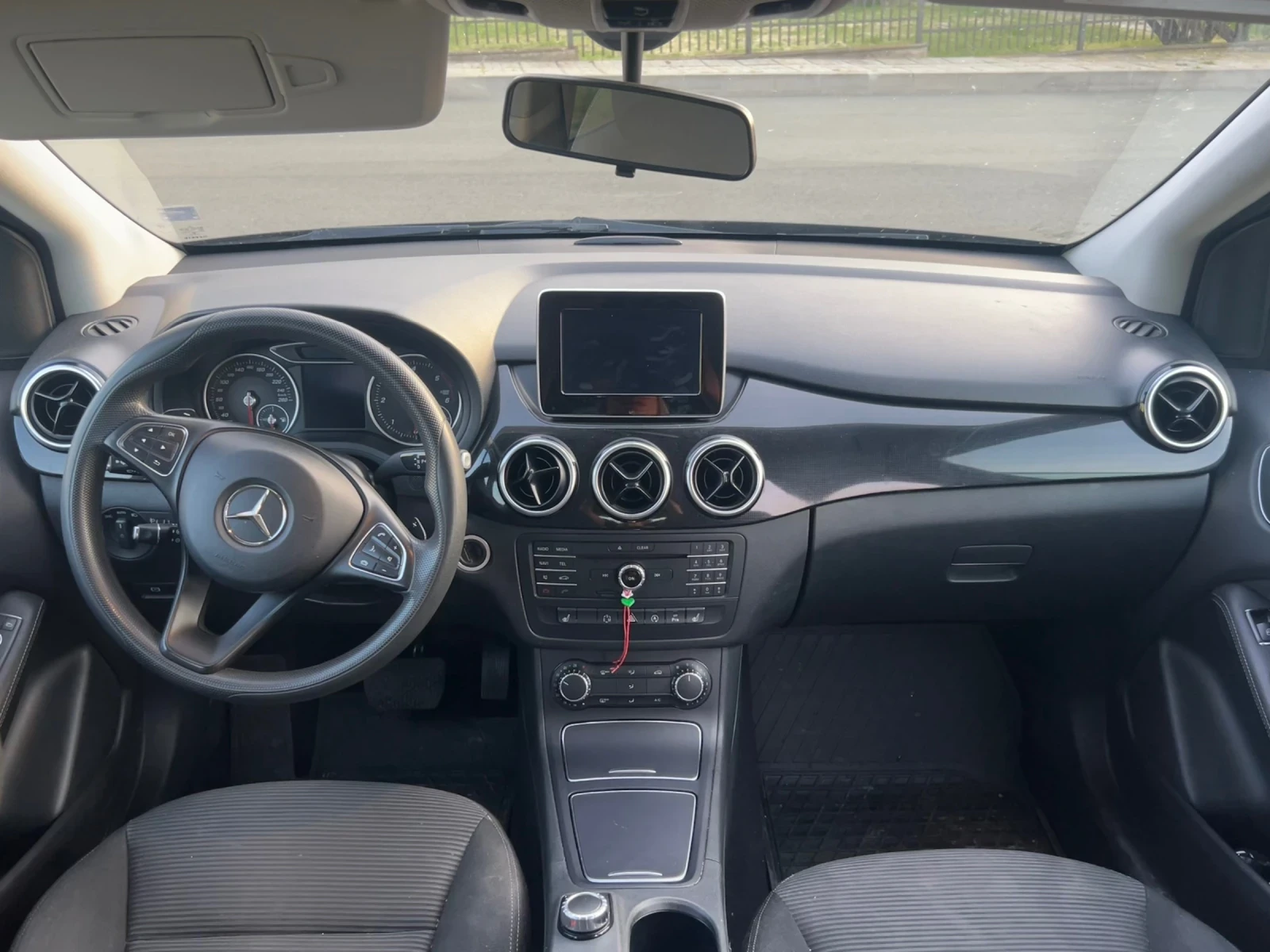 Mercedes-Benz B 180  - изображение 3