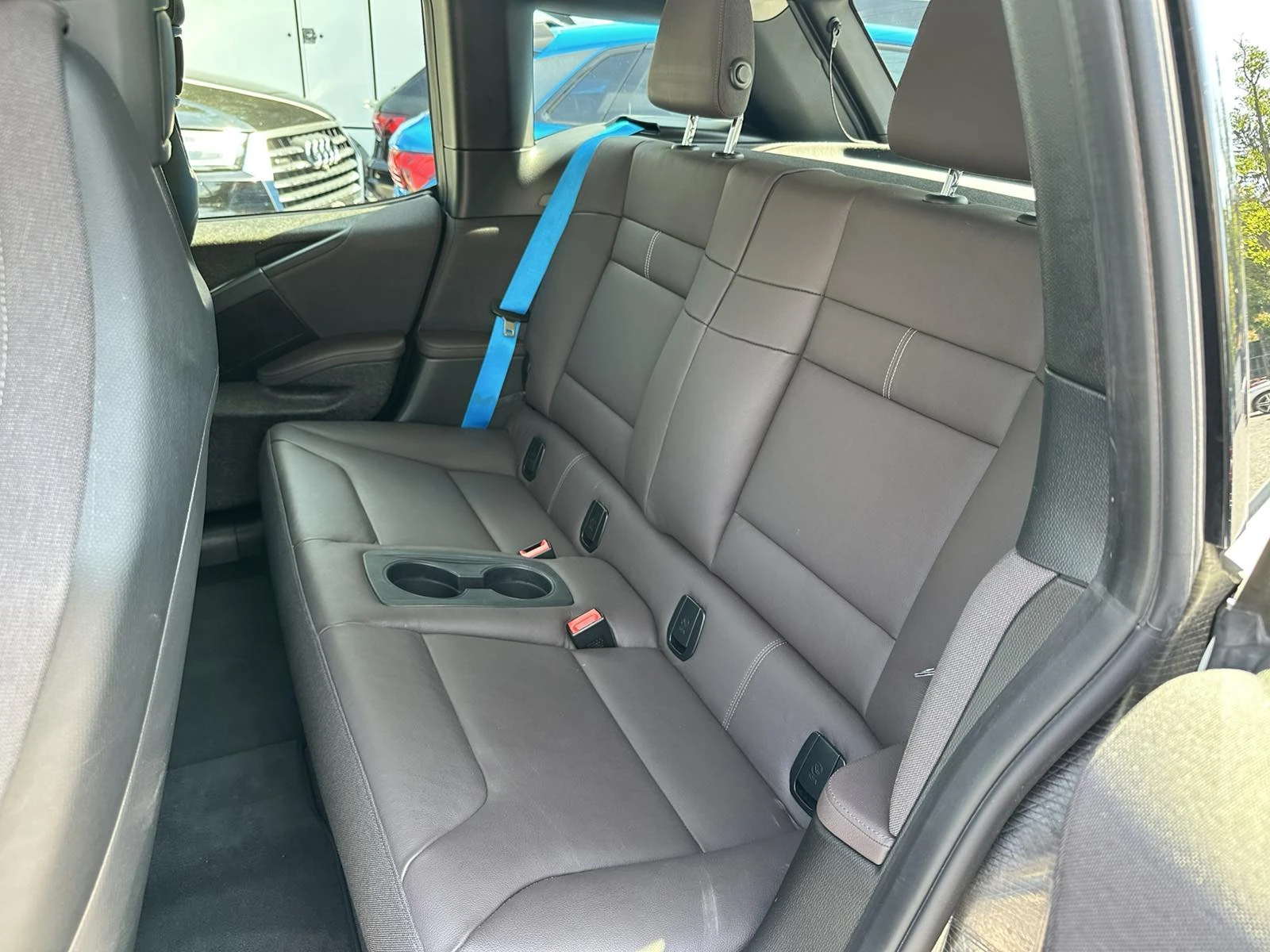 BMW i3 PANO/ CAMERA/ Keyless-Go /Harman Kardon | Mobile.bg   15