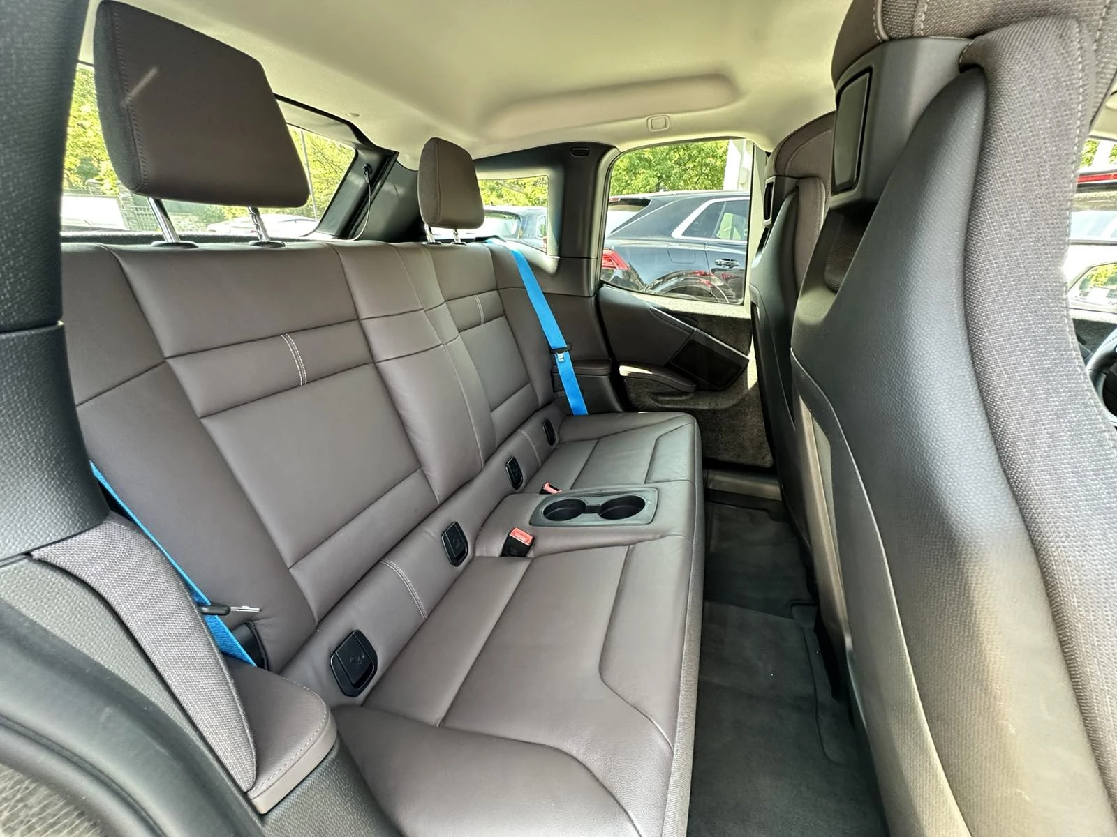 BMW i3 PANO/ CAMERA/ Keyless-Go /Harman Kardon | Mobile.bg   16