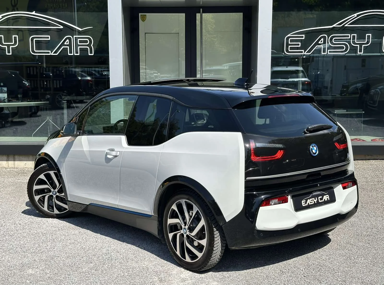 BMW i3 PANO/ CAMERA/ Keyless-Go /Harman Kardon - изображение 4