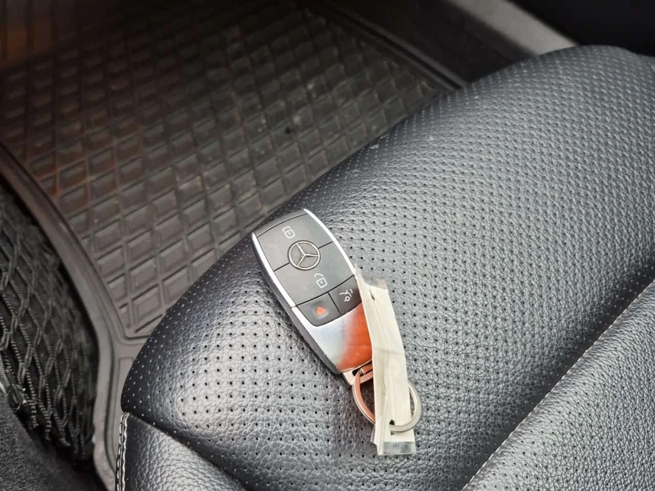 Mercedes-Benz C 300 AMG Line * Панорама * CARFAX * , снимка 10 - Автомобили и джипове - 53966963