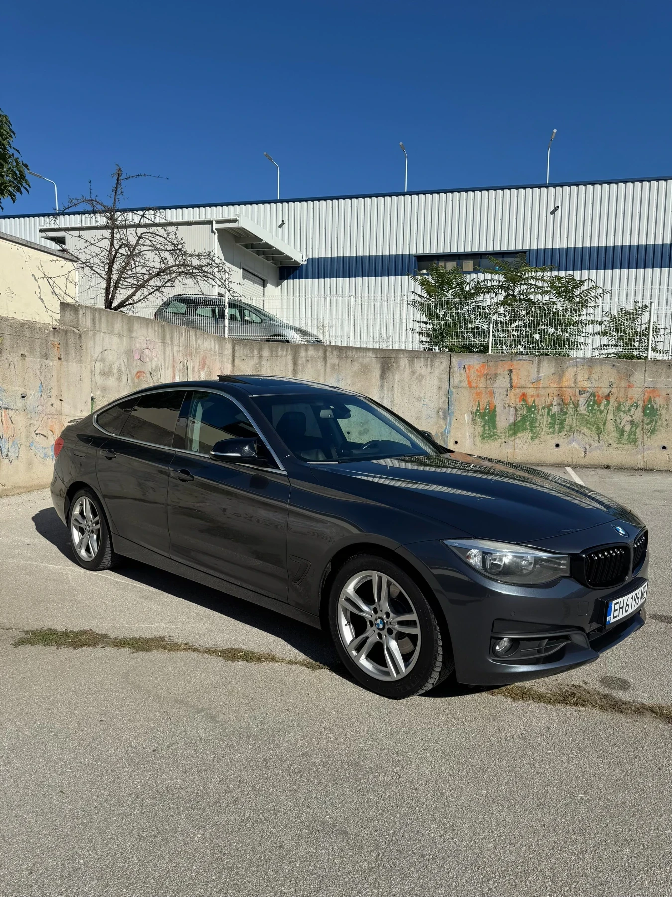 BMW 3gt 330d Панорама* Keyless* Обслужен* Пълна история, снимка 3 - Автомобили и джипове - 55472338
