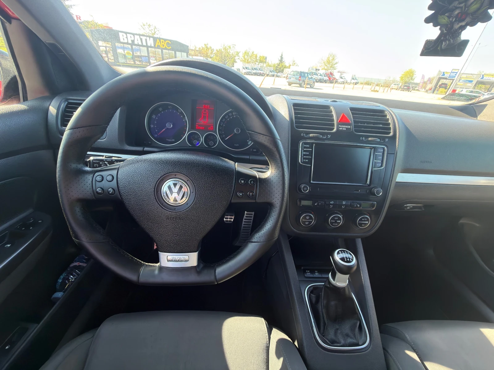 VW Golf 2.0GTI, снимка 8 - Автомобили и джипове - 54438972