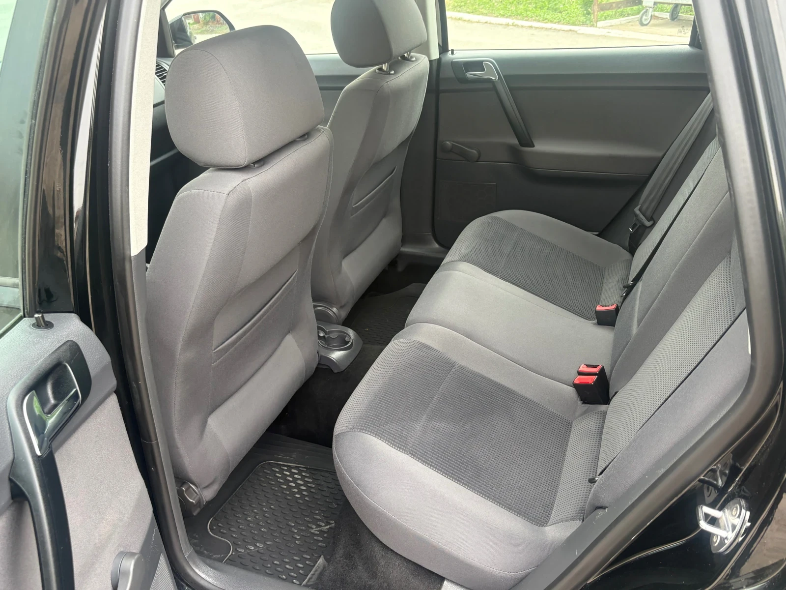 VW Polo 1.2 i , снимка 15 - Автомобили и джипове - 54455527