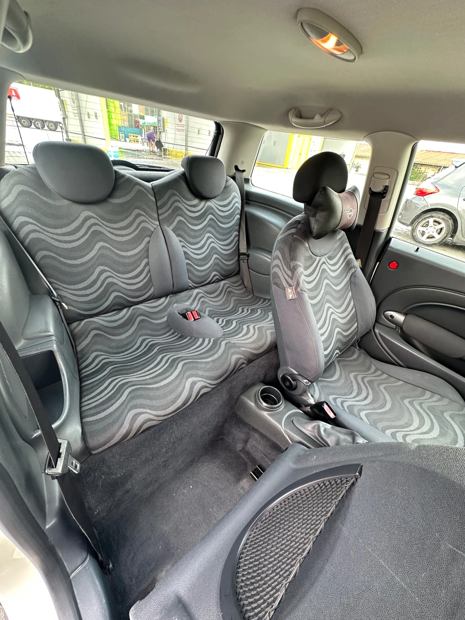 Mini One 1.6i , снимка 9 - Автомобили и джипове - 54799764
