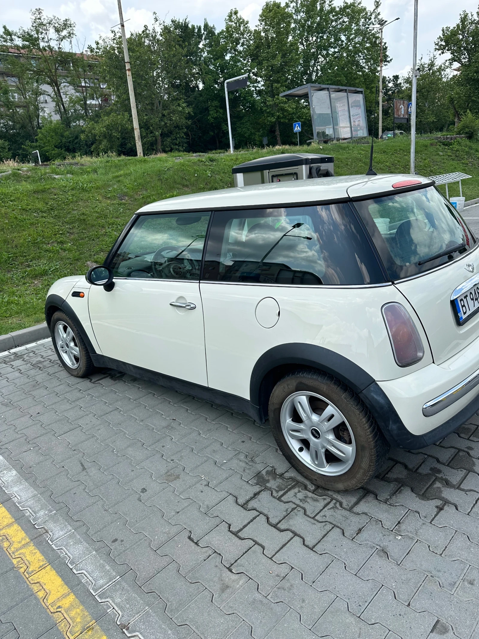 Mini One 1.6i , снимка 3 - Автомобили и джипове - 54799764
