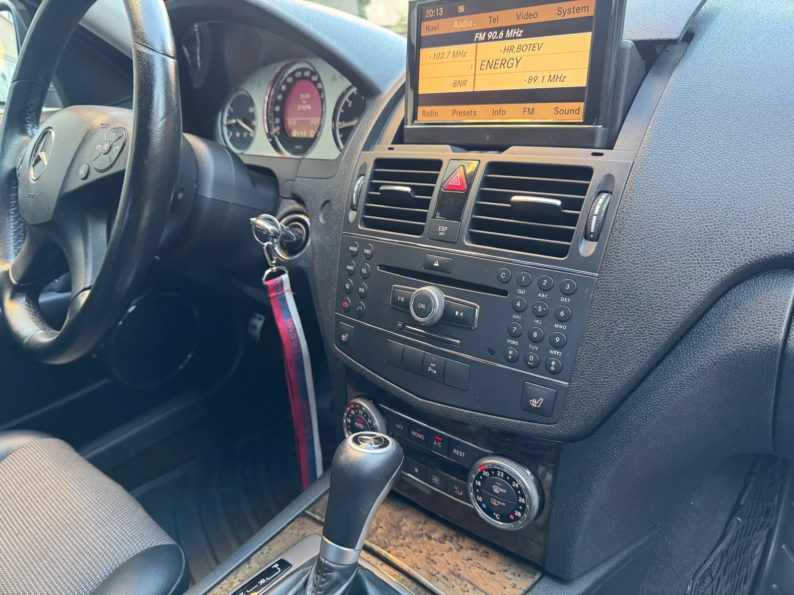 Mercedes-Benz C 220 CDI Avantgarde , снимка 13 - Автомобили и джипове - 55157144