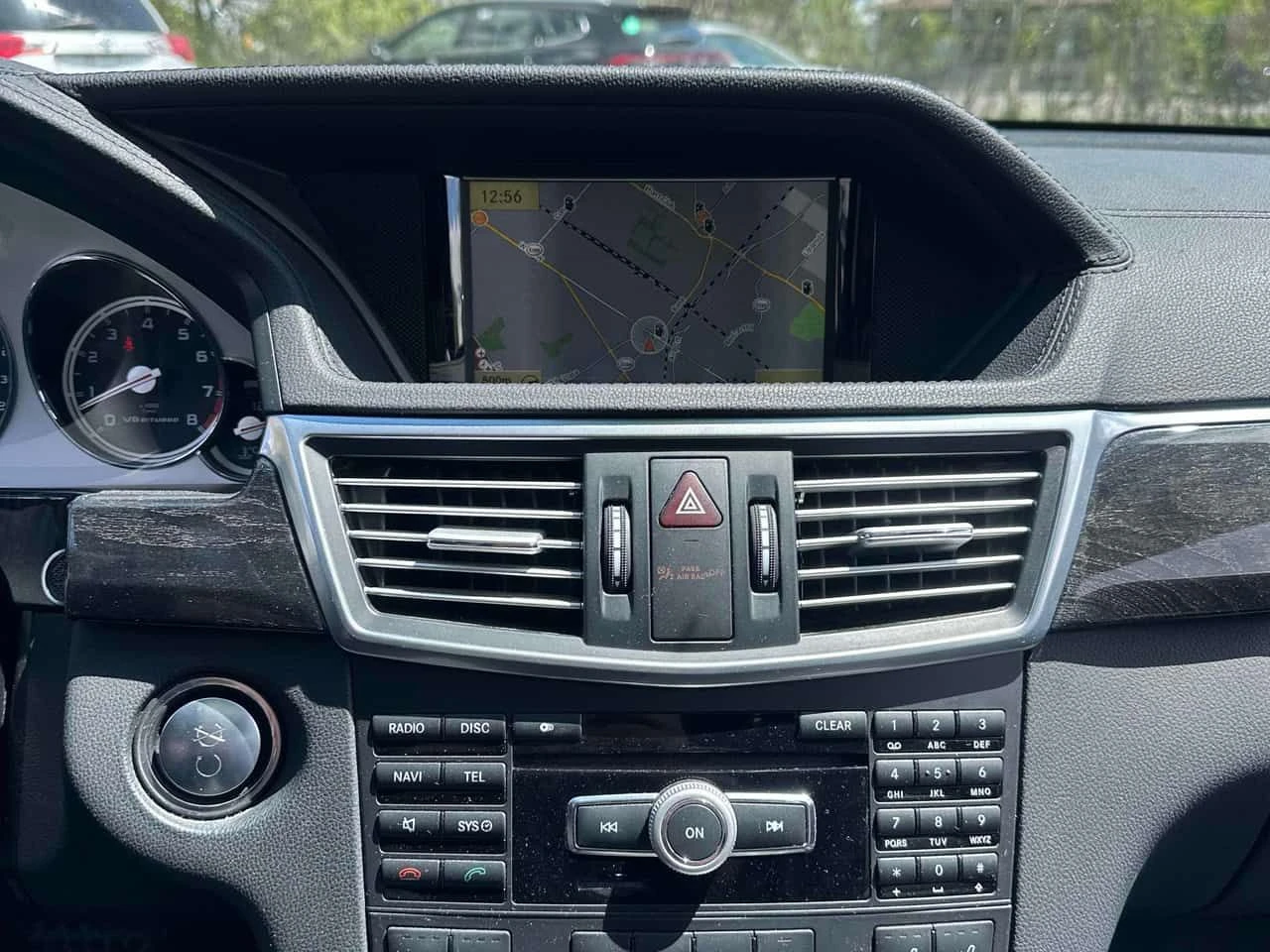 Mercedes-Benz E 63 AMG ПОДГРЕВ * ОБДУХВАНЕ * ПАНОРАМА * ПРЕДСТАВИТЕЛСТВО, снимка 12 - Автомобили и джипове - 55178008