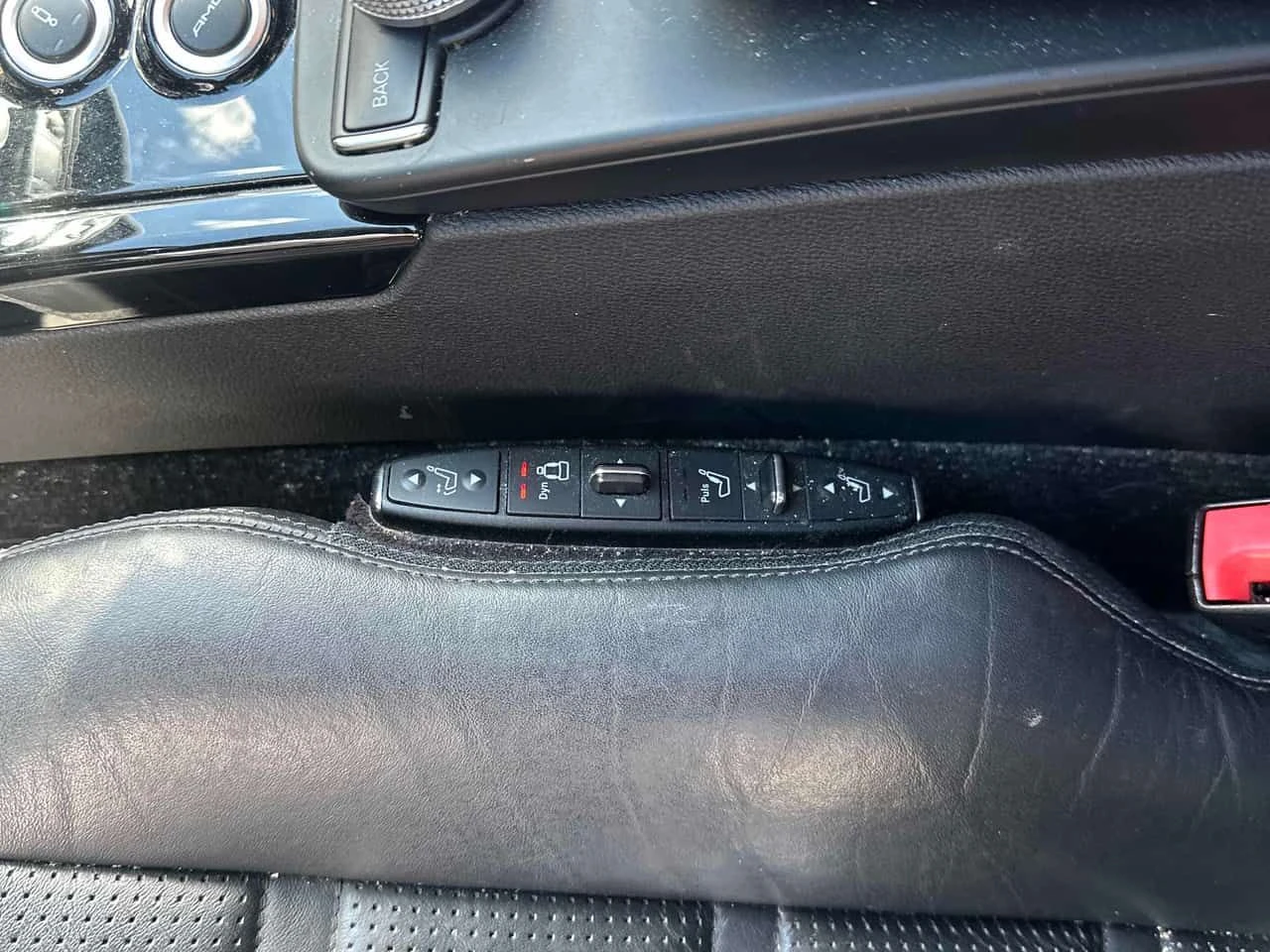 Mercedes-Benz E 63 AMG ПОДГРЕВ * ОБДУХВАНЕ * ПАНОРАМА * ПРЕДСТАВИТЕЛСТВО, снимка 15 - Автомобили и джипове - 55178008