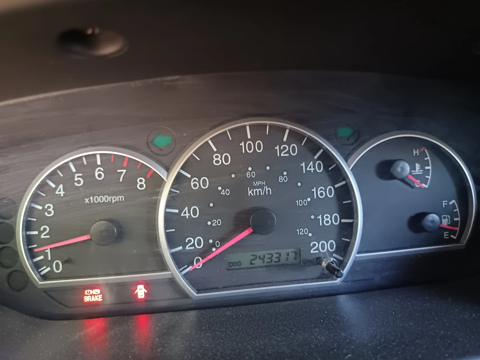 Kia Carens, снимка 4 - Автомобили и джипове - 55752985