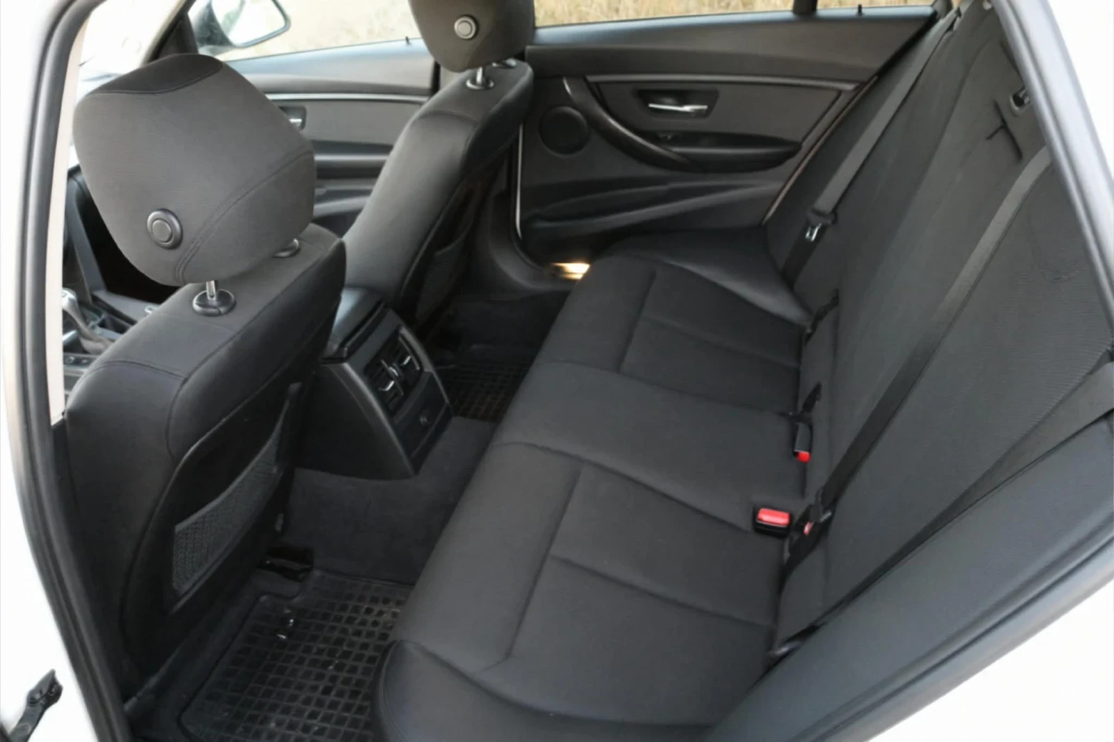 BMW 320 Modern, снимка 6 - Автомобили и джипове - 56160638