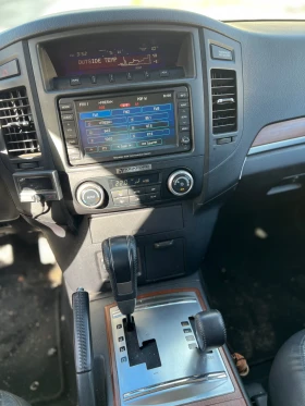 Mitsubishi Pajero ПЪРВИ СОБСТВЕНИК/3.2D/7 местен/, снимка 12
